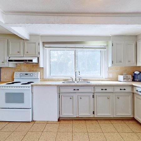 Main Beach River Retreat - Wasaga Beach 1 - Main Strip - 95 Mosley St Esterno foto