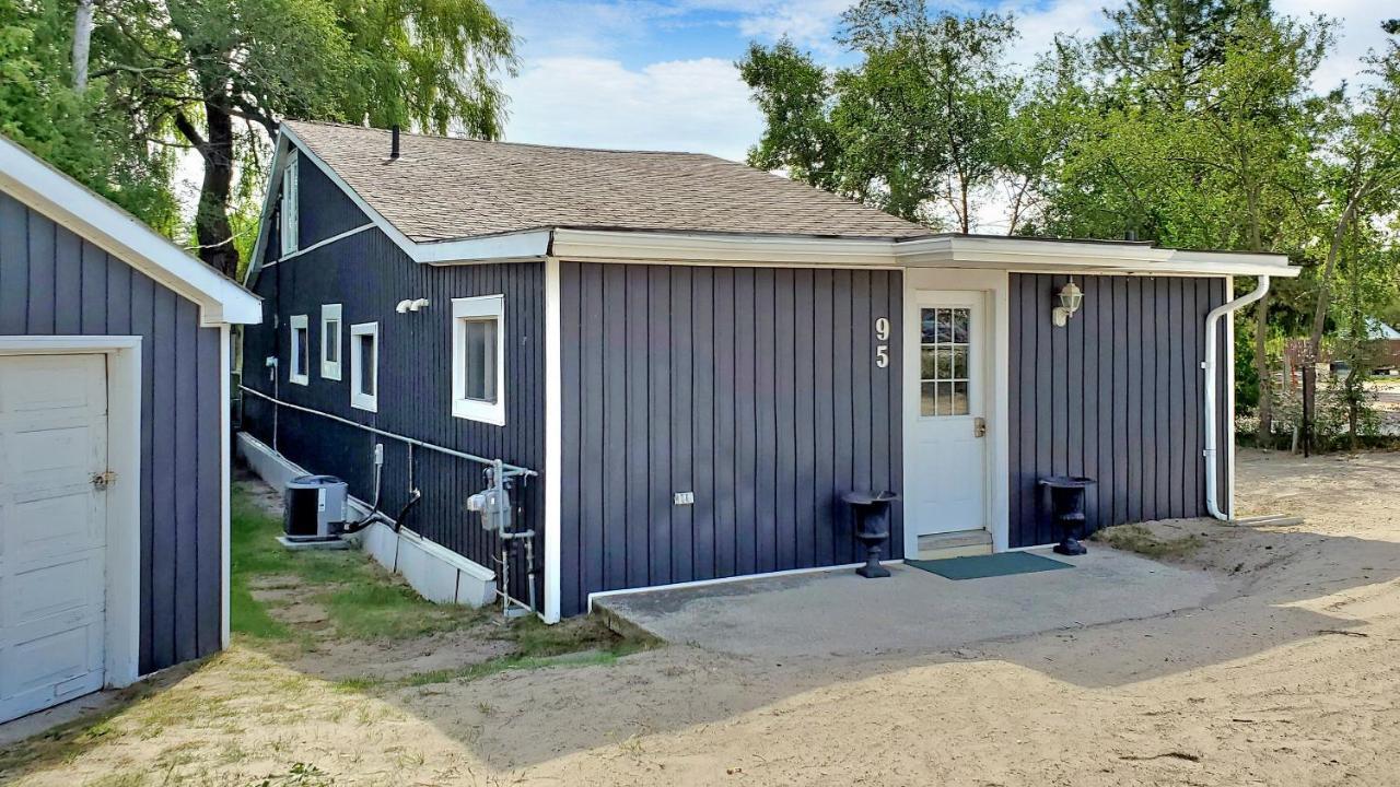Main Beach River Retreat - Wasaga Beach 1 - Main Strip - 95 Mosley St Esterno foto