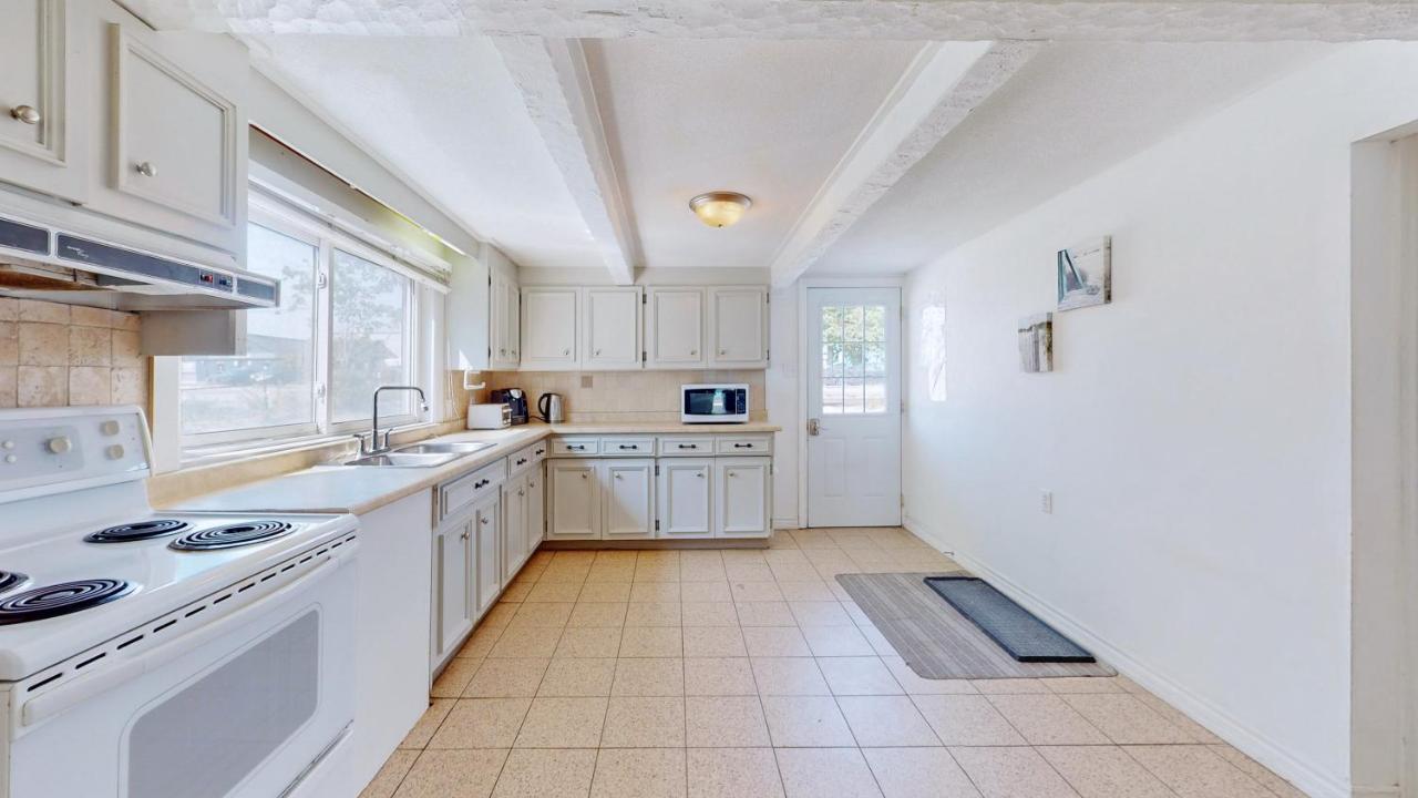 Main Beach River Retreat - Wasaga Beach 1 - Main Strip - 95 Mosley St Esterno foto