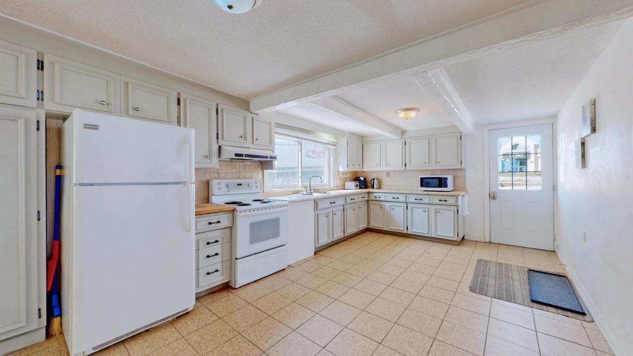 Main Beach River Retreat - Wasaga Beach 1 - Main Strip - 95 Mosley St Esterno foto