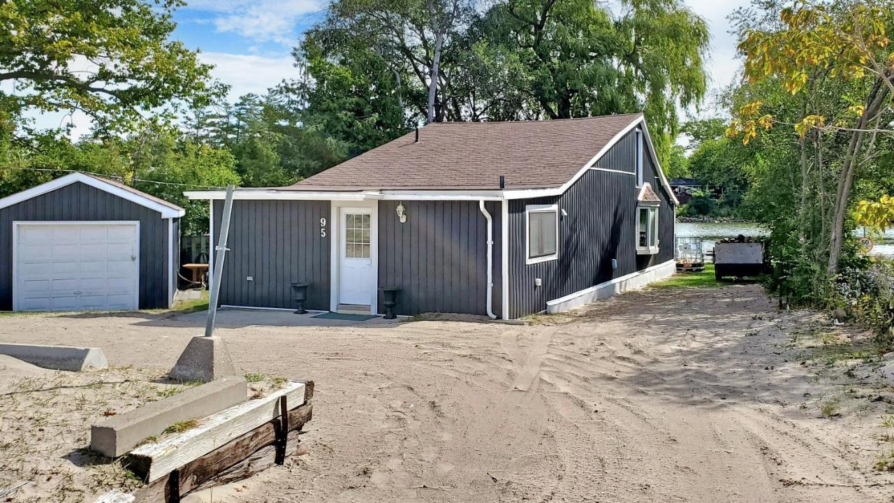 Main Beach River Retreat - Wasaga Beach 1 - Main Strip - 95 Mosley St Esterno foto
